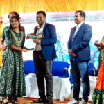 ନମ୍ର ହୁଅ, ଗୁରୁ ମାନଙ୍କୁ ଭକ୍ତି କର